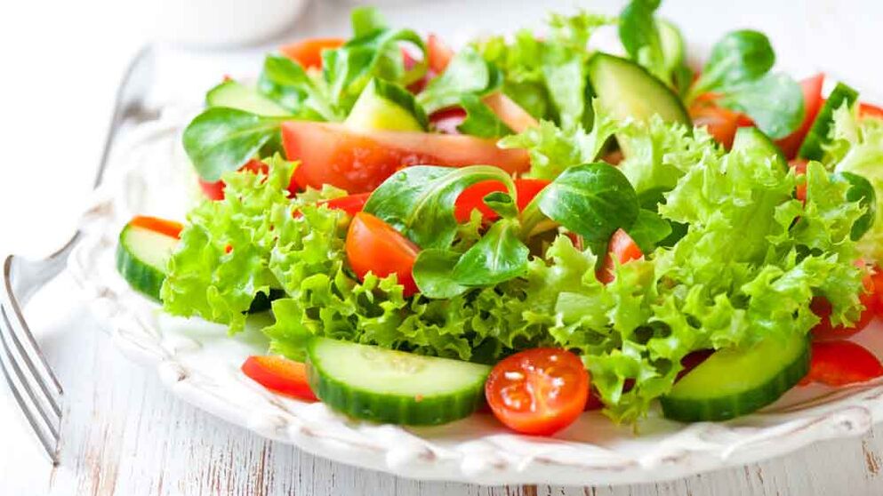 frische Gemüsesalate zur Gewichtsreduktion